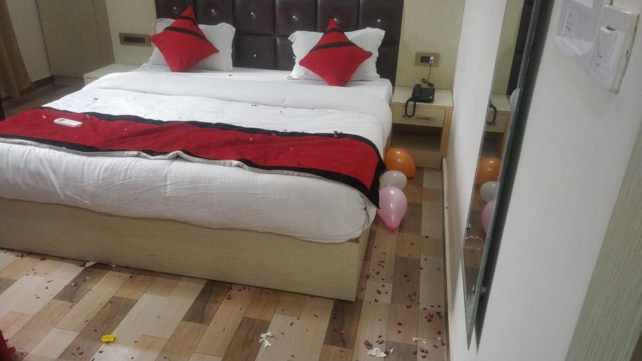 Hotel Ss Grand Lucknow Esterno foto