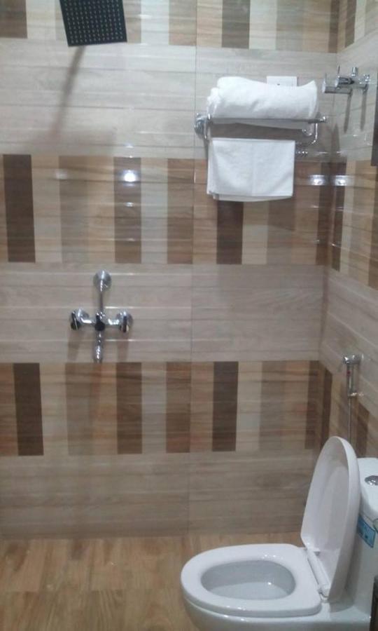 Hotel Ss Grand Lucknow Esterno foto