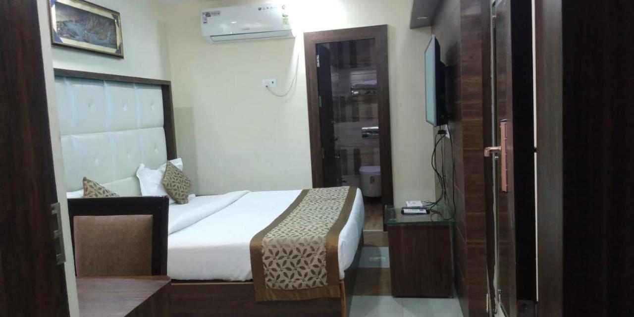 Hotel Ss Grand Lucknow Esterno foto