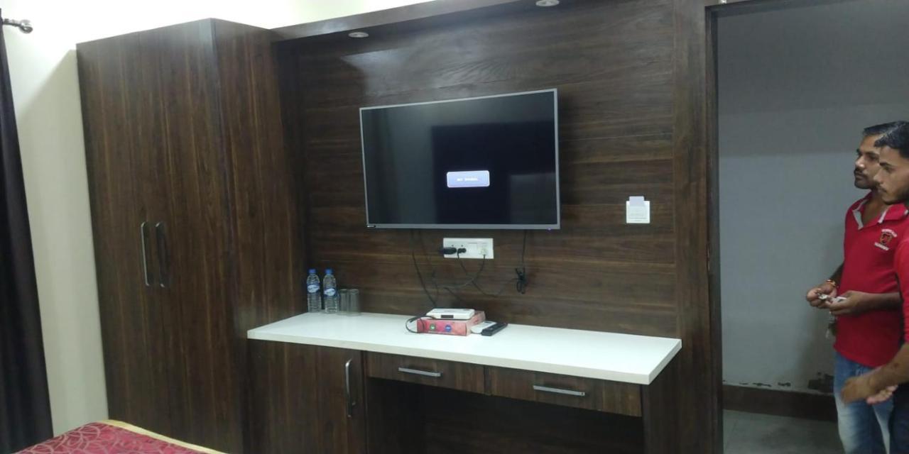 Hotel Ss Grand Lucknow Esterno foto