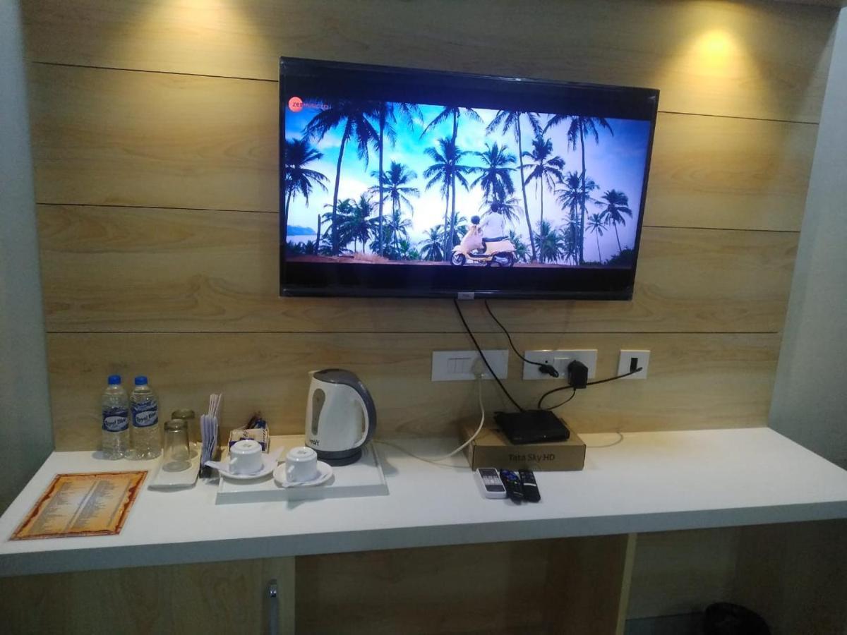 Hotel Ss Grand Lucknow Esterno foto