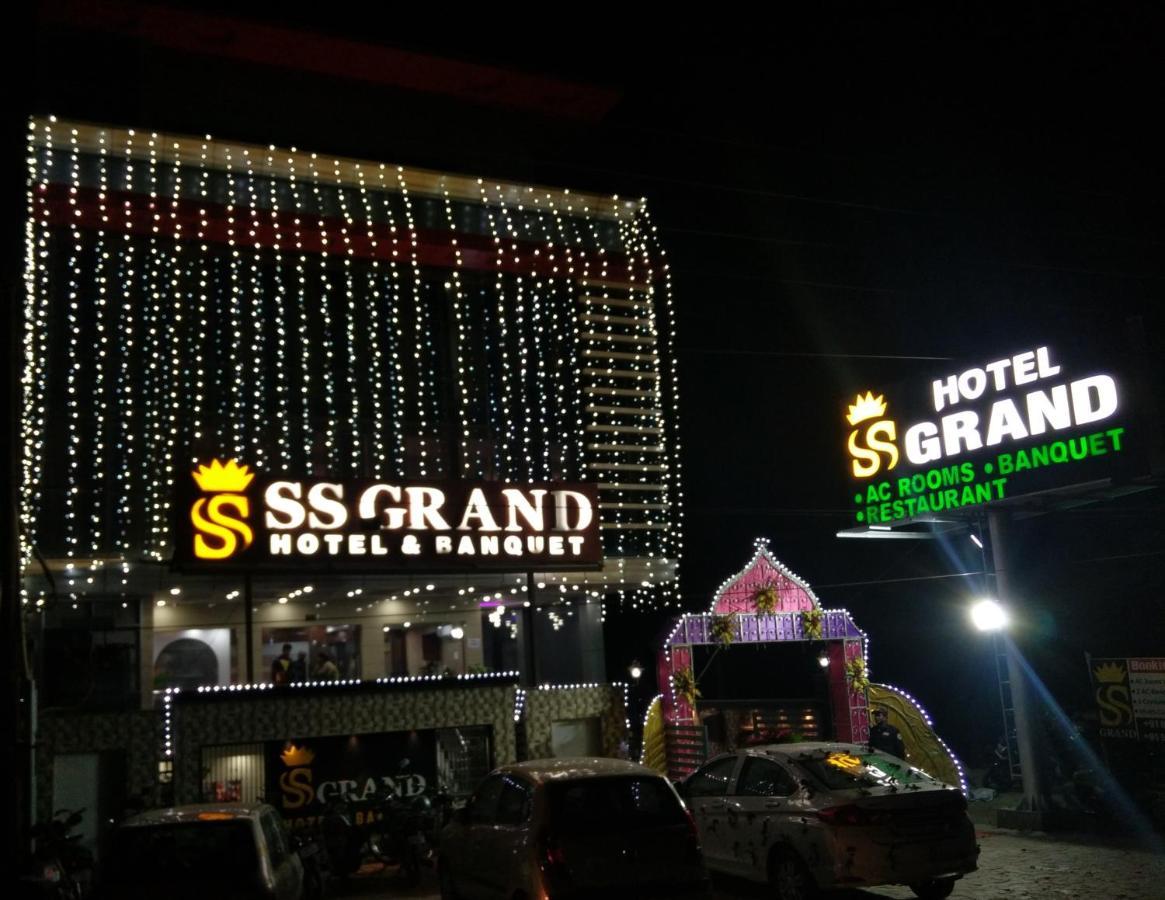 Hotel Ss Grand Lucknow Esterno foto