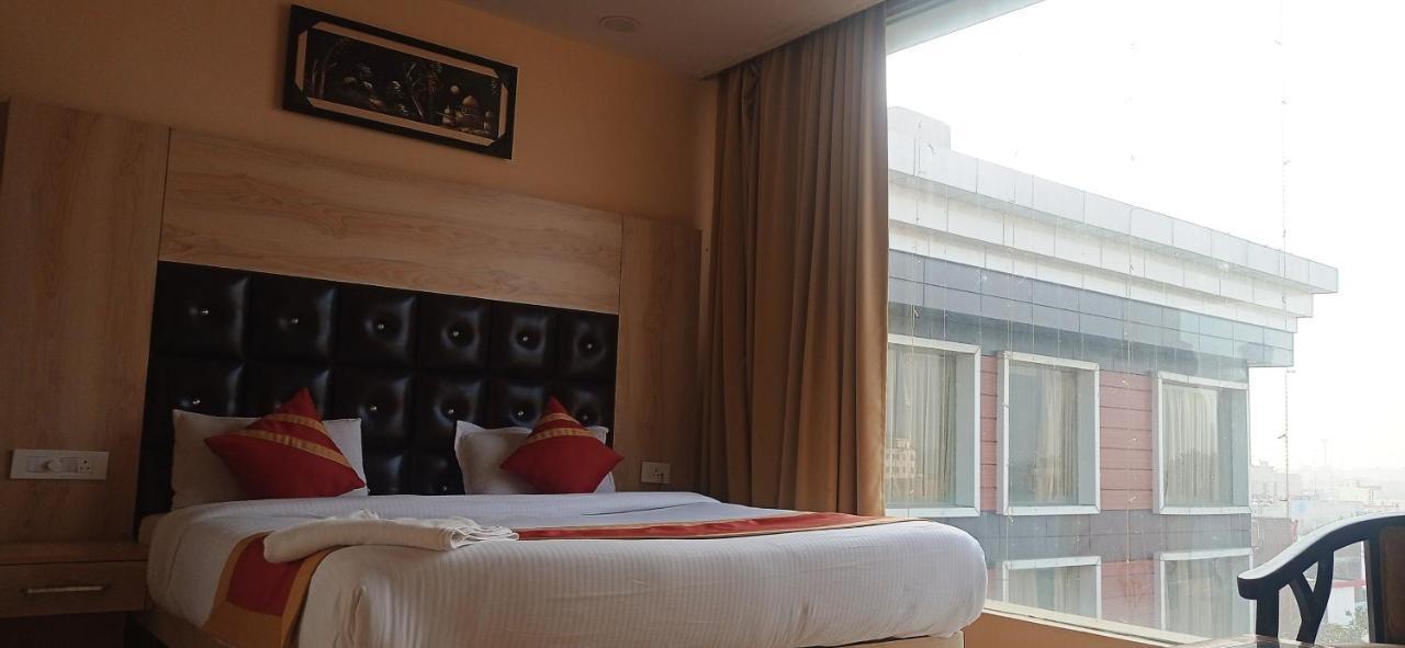 Hotel Ss Grand Lucknow Esterno foto