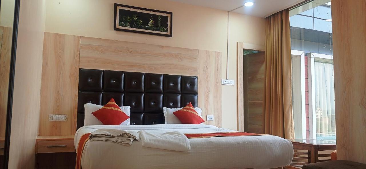 Hotel Ss Grand Lucknow Esterno foto