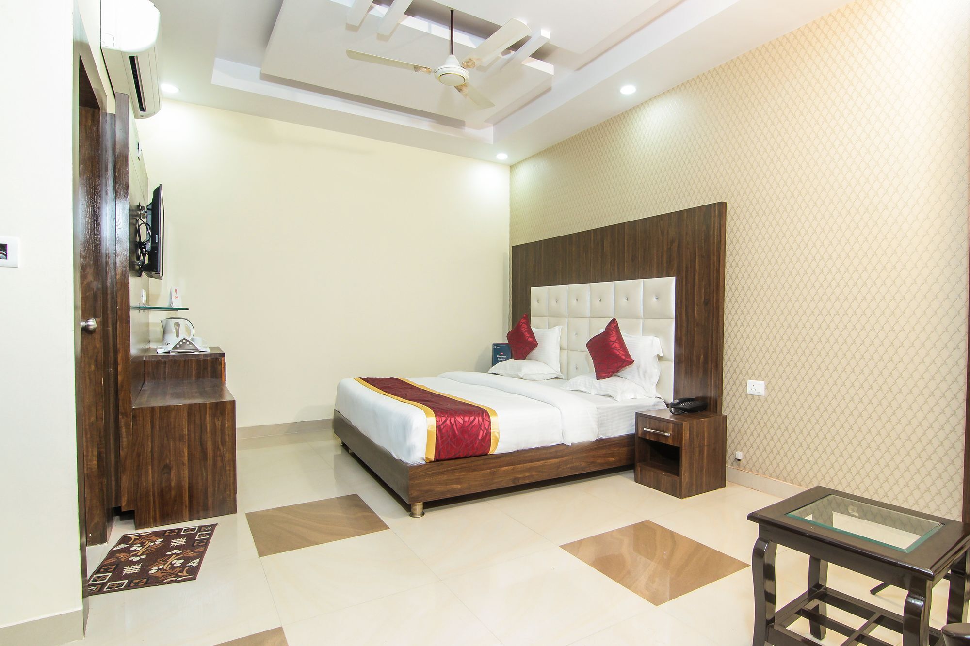 Hotel Ss Grand Lucknow Esterno foto