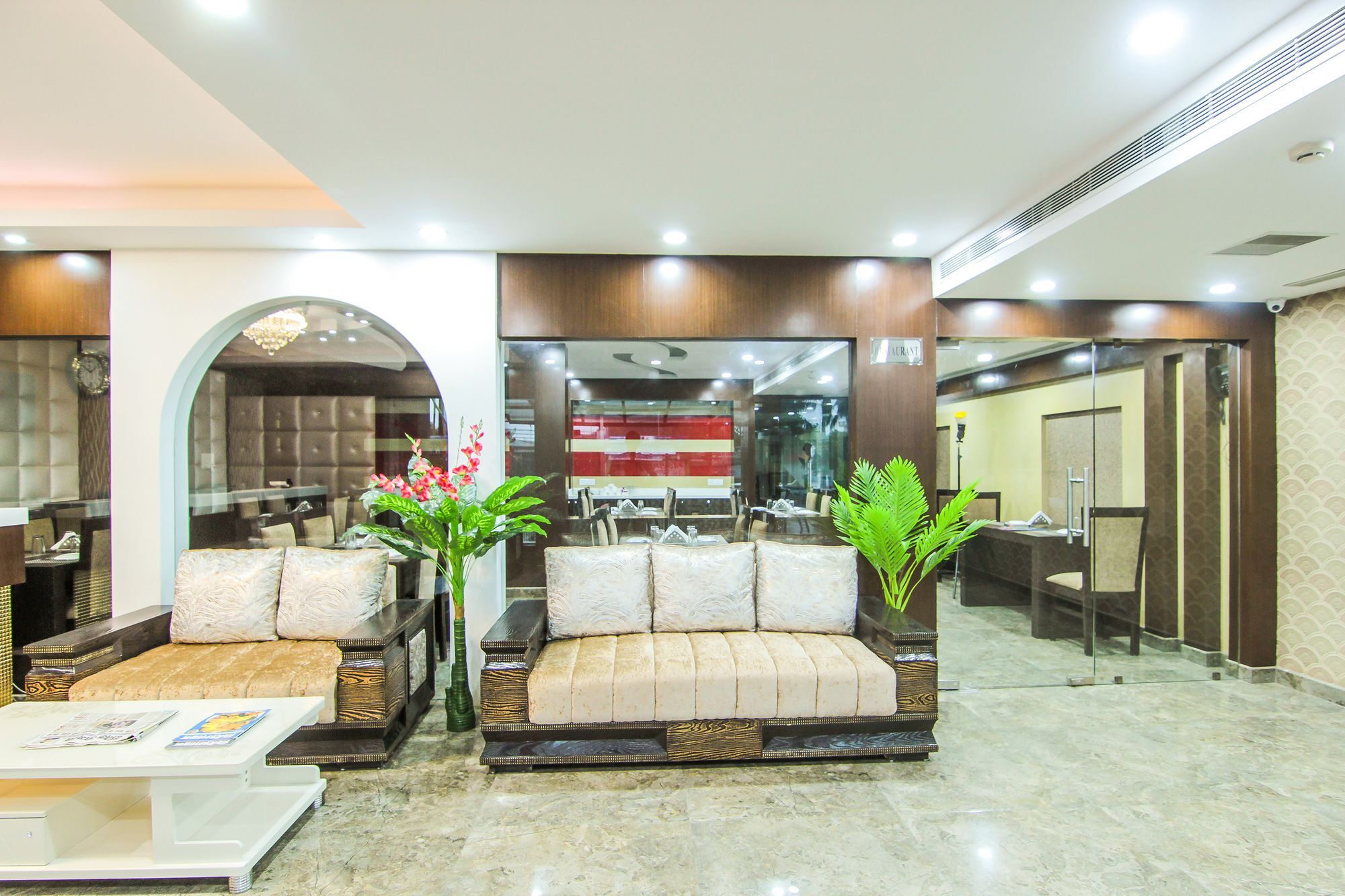 Hotel Ss Grand Lucknow Esterno foto