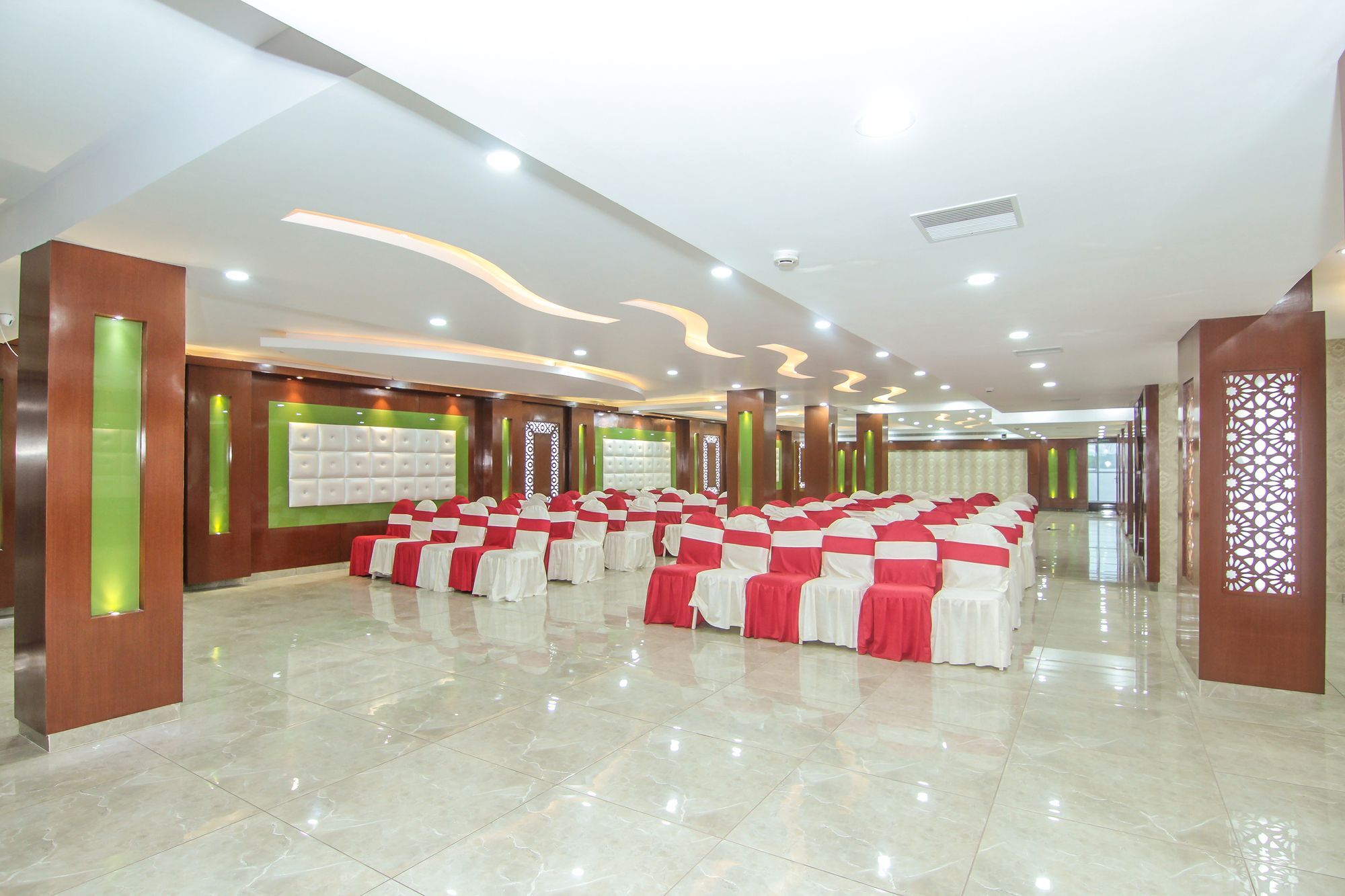 Hotel Ss Grand Lucknow Esterno foto