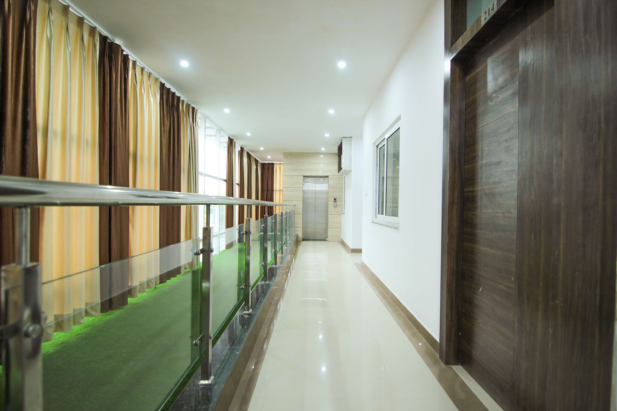 Hotel Ss Grand Lucknow Esterno foto